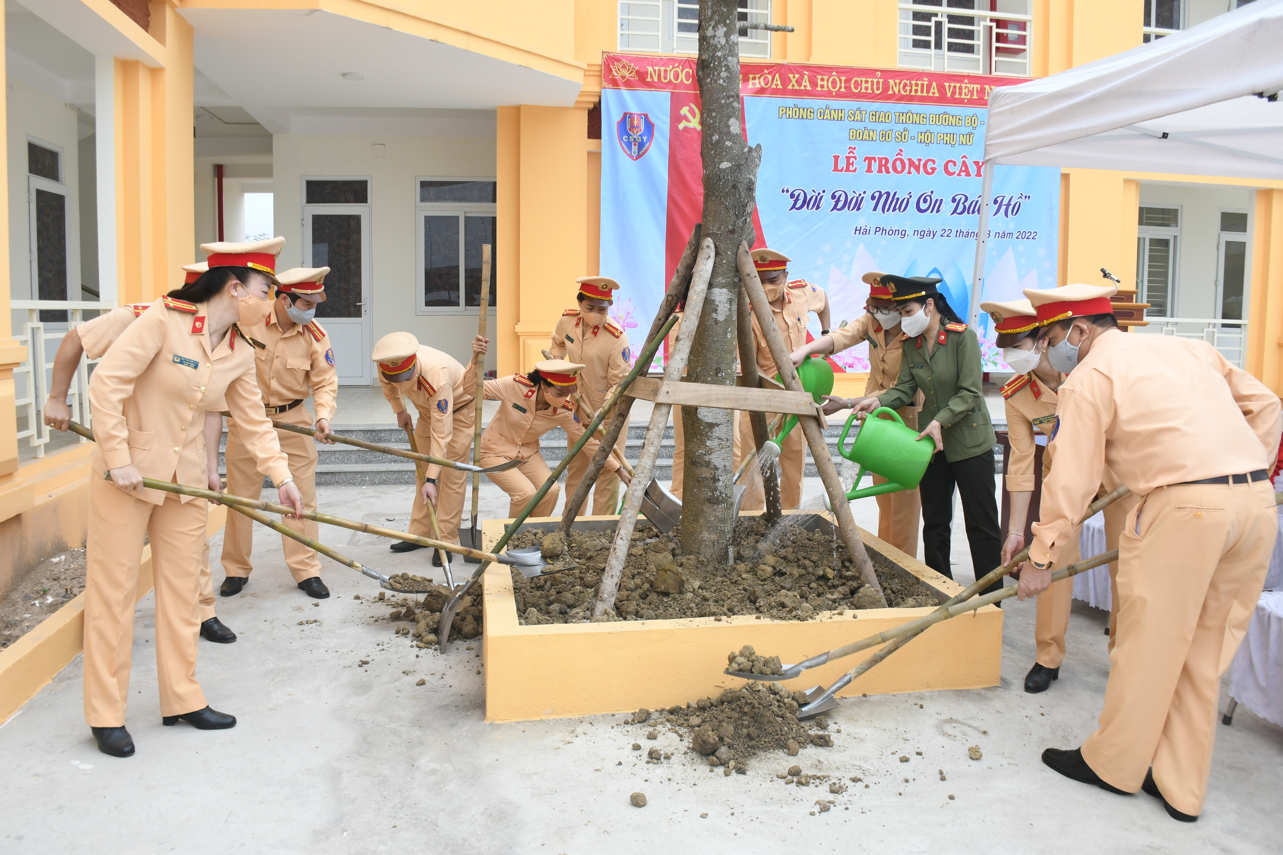 Đoàn cơ sở và Hội Phụ nữ Phòng PC08 – CATP Hải Phòng  hưởng ứng phong trào “Tết trồng cây”